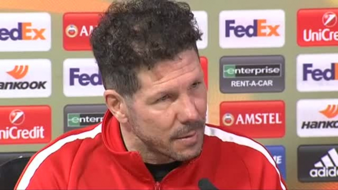 Simeone asegura que "no" intentaría evitar la marcha de Fernando Torres