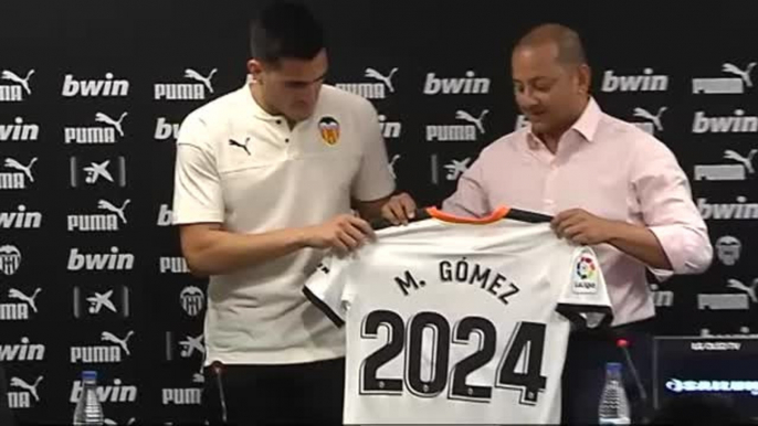 Maxi Gómez: "Me gusta jugar y soy bueno técnicamente. Espero poder aportar mucho al Valencia"