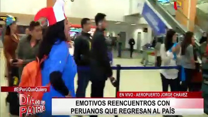 Fiestas Patrias: emotivos reencuentros de peruanos en Aeropuerto Jorge Chávez