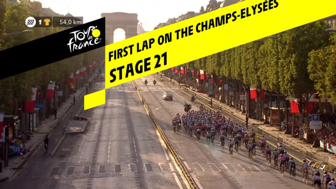 Premier tour aux Champs-Elysées / First lap on the Champs-Elysées - Étape 21 / Stage 21 - Tour de France 2019