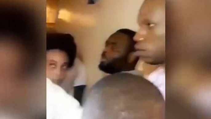 Modou Lô lutteur préféré des stars ? La visite surprise de Amadou Sall et Gorgui Sy Dieng aux Parcelles Assainies