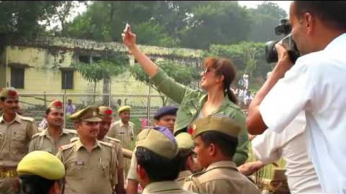 Bollywood actress Huma Qureshi visits to IGCL Gorakhpur, fans went crazy