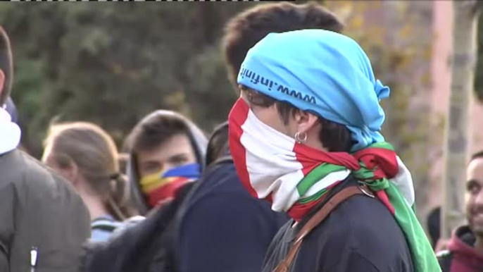 Incidentes frente al Parlament tras la manifestación de la Diada