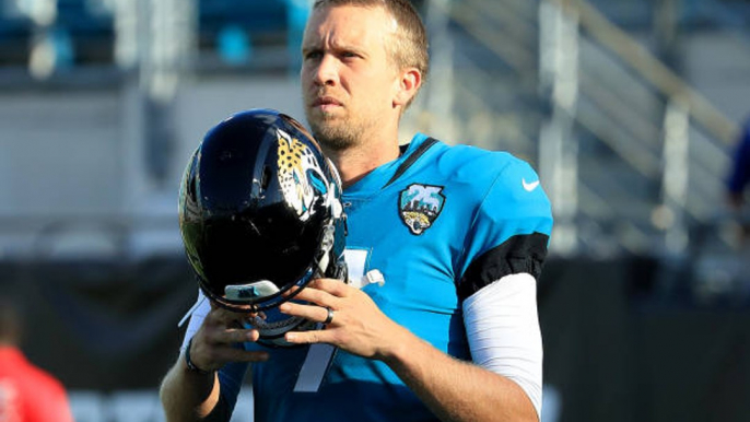 Nick Foles Out Indefinitely With Broken Collarbone