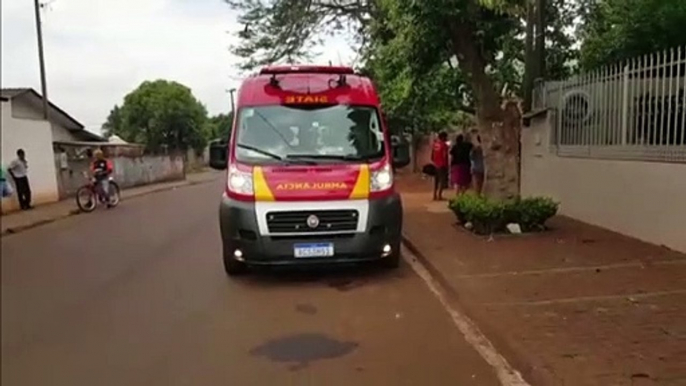 Homem é socorrido ao cair de altura de dois metros