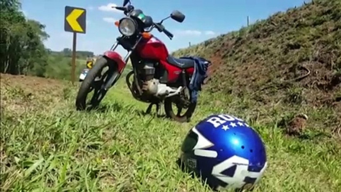 Bombeiros socorrem motociclista que sofreu queda na PR-180, em Rio do Salto