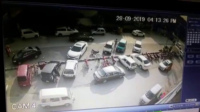 Chaklala Scheme 3 Front Tahzeeb Bakers Road Car stolen followed by gery Honda Car of criminals 28 Sep 2019 3:40 PM