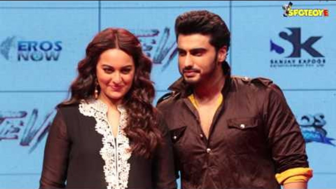 Ex-Lovers Arjun Kapoor & Sonakshi Sinha ‘Bond’ On-The-Sets Of Nach Baliye 8 | SpotboyE