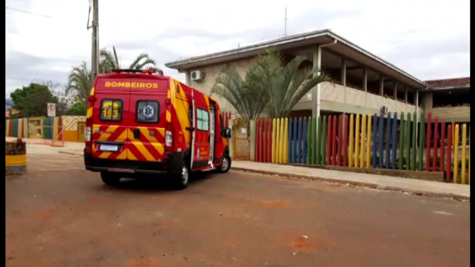 Criança com fratura no antebraço é socorrida em Escola, no Bairro Claudete