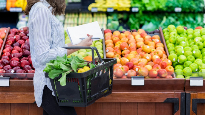 10 Grocery Shopping Hacks From Professional Shoppers