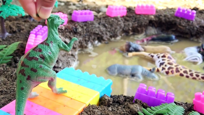 Dinosaur Rescues Friends Wild Animals in the Mud