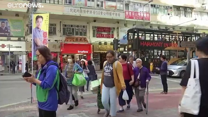 En medio de las revueltas Hong Kong celebra elecciones locales