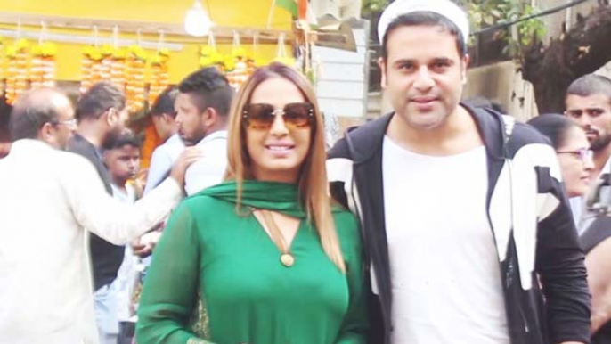 Krushna Abhishek & Kashmera Shah seek blessings from Siddhivinayak Temple | FilmiBeat