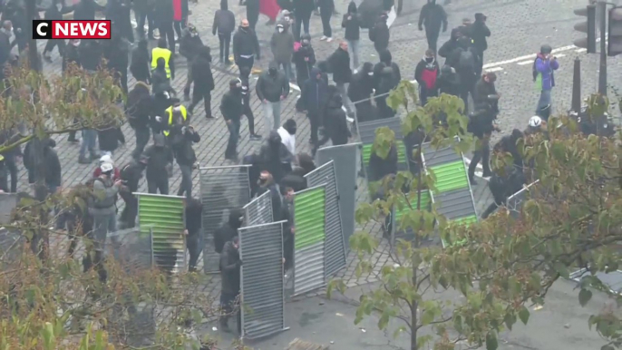 Gilets jaunes : Interdire les manifestations dans les zones de chantiers ?