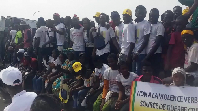 Retour d'Alpha Condé à Conakry : une foule sur l'autoroute Fidel Castro