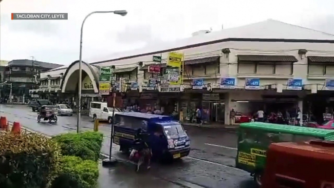 Tacloban experiences moderate rains with strong winds due to #TisoyPH