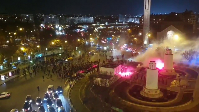 PSG-Galatasaray: scène d'affrontements entre supporters turcs et parisiens à la Porte de Saint Cloud à Paris