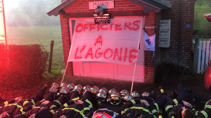 Mobilisation des officiers pompiers du Calvados en intersyndical