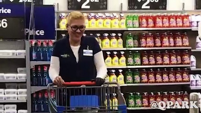 YODELING on WALMART iNTERCOM  SINGING_IN_PUBLIC