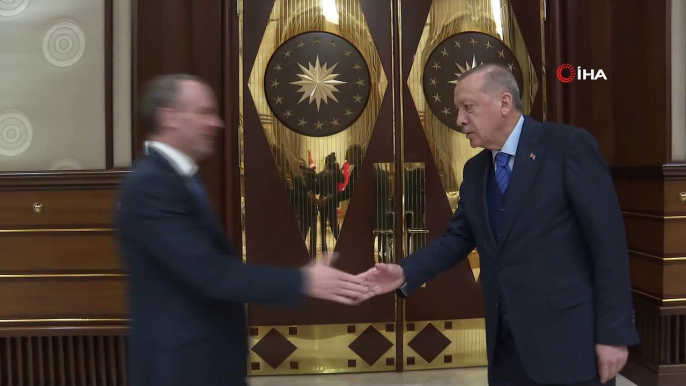 - Cumhurbaşkanı Recep Tayyip Erdoğan, Cumhurbaşkanlığı Külliyesi'nde İngiltere Dışişleri Bakanı Dominic Raab'ı kabul etti.