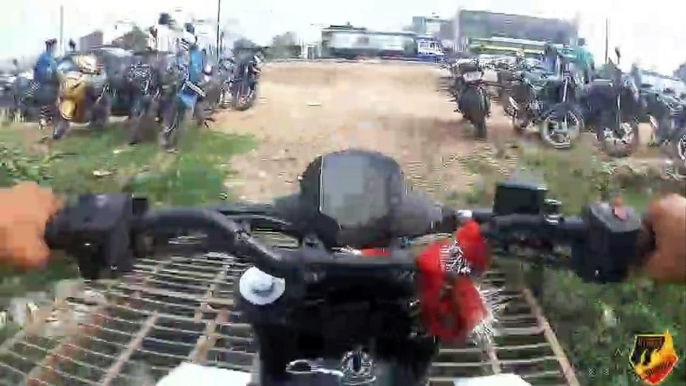 Ktm Duke 250 in Heavy Traffic   Close calls   Highway Beast Mode