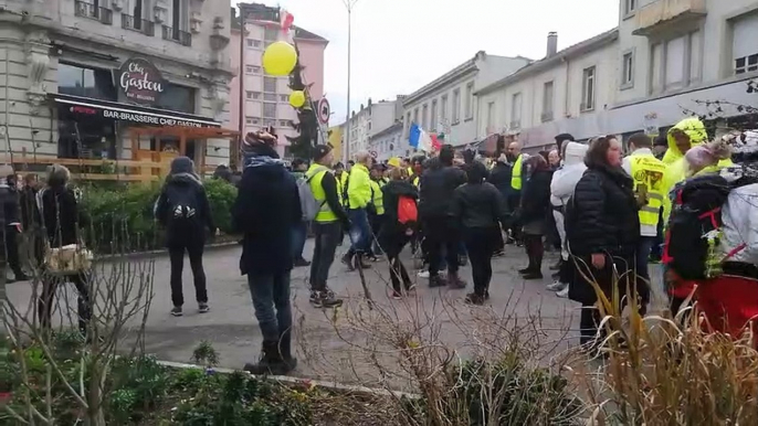 Epinal : les manifestants bloqués en haut de la rue des Etats-Unis