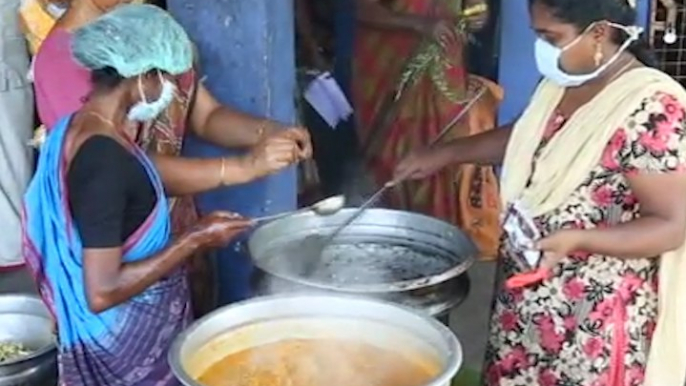 Kerala’s community kitchens come forward to provide food for the needy