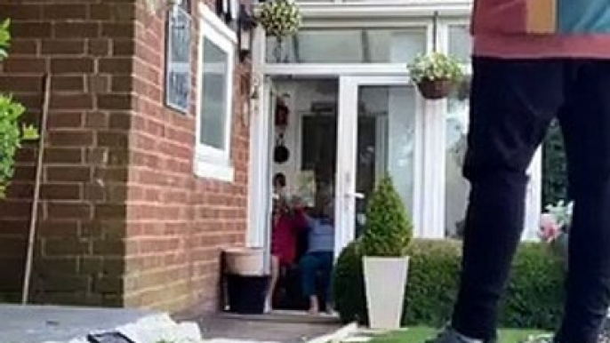Adorable video of man singing from a distance to his nan goes viral in Milton Keynes