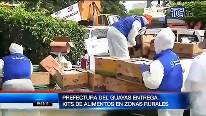 Prefecto del Guayas entrega kits de alimentos en zonas rurales