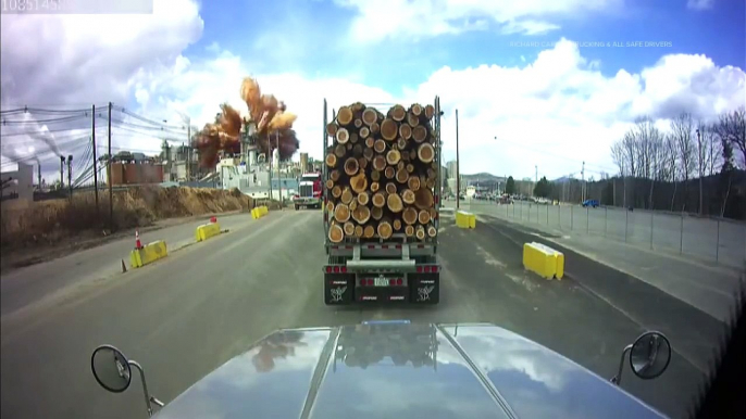 Trop occupés à faire une vidéo hilarante sur l’explosion d’une papeterie, ces camionneurs ne se sont rendus compte qu’il fallait quitter les lieux que lorsque les débris de l’explosion couvrent leur pare-brise.