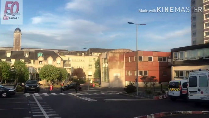 Coronavirus : La Protection Civile, la Croix Rouge, les pompiers de la Mayenne, et les policiers Lavallois, en soutien aux personnels de l'hôpital de Laval. Vidéo : Maxime Lebigot, FO CH Laval.