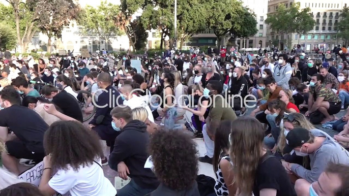 George Floyd: cientos se reúnen para protestar en Barcelona