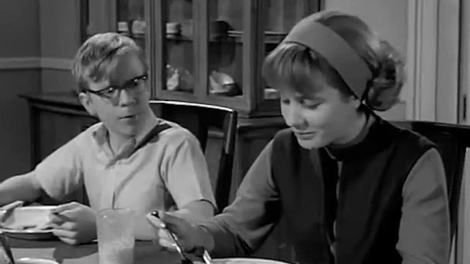 The Patty Duke Show S2E21: Patty and the Newspaper Game (1965) - (Comedy, Drama, Family, Music, TV Series)