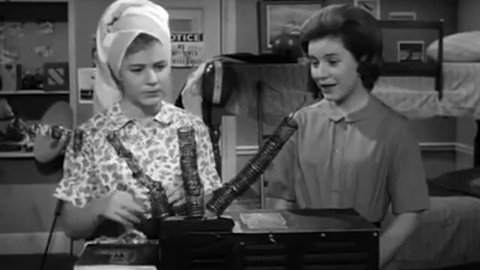 The Patty Duke Show S2E28: Patty the Master Builder (1965) - (Comedy, Drama, Family, Music, TV Series)