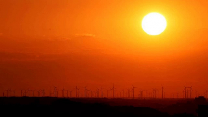 German parties end row over onshore wind turbines, lift solar energy cap