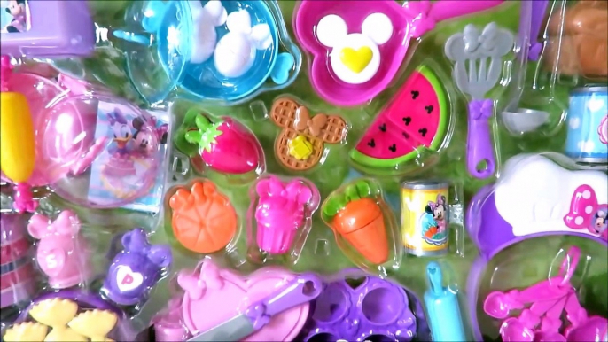 Minnie Mouse bowtastic kitchen accessory set velcro cutting fruit vegetables bread waffle toy eggs