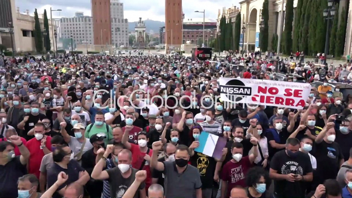 Masiva protesta de los trabajadores de Nissan en Barcelona