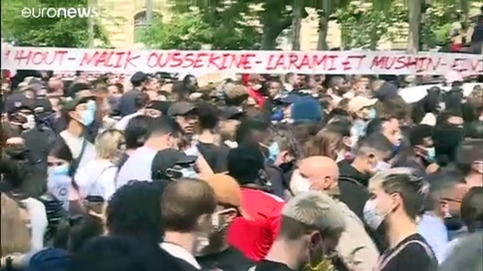 Manifestations contre les violences policières et le racisme à Paris et d'autres villes