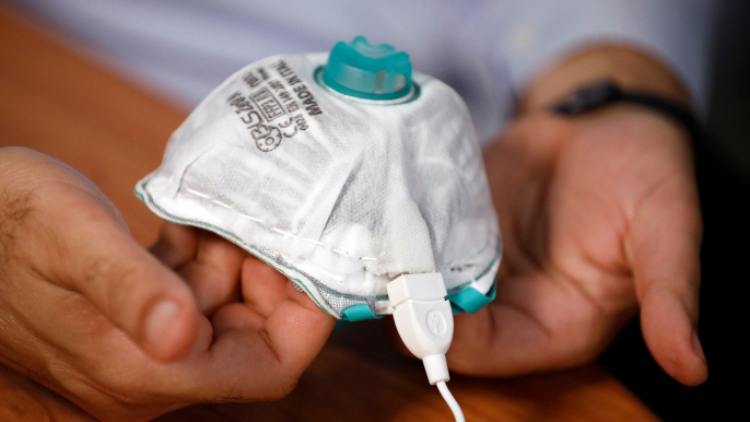 Israeli researchers invent reusable masks that kill coronavirus with heat from phone charger