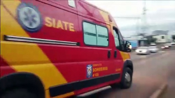 Ciclista é socorrido pelo Siate após sofrer queda na Avenida Piquiri