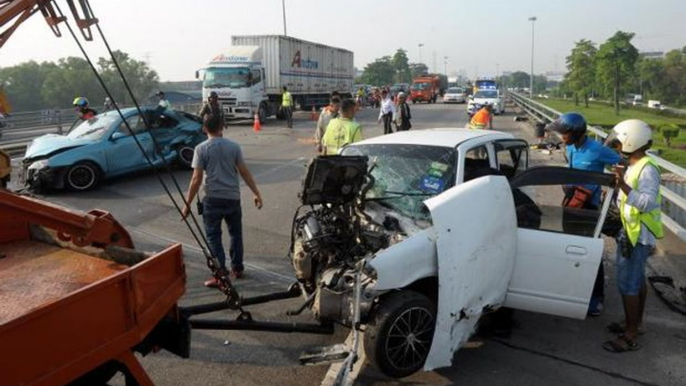 One killed, several others injured in massive accident in Penang