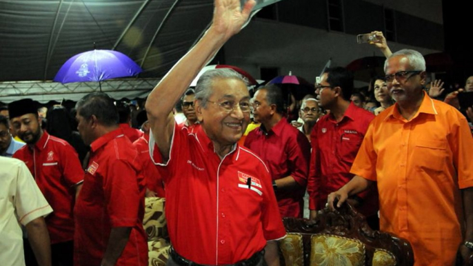 GE14: Pakatan has decided on logo, says Tun M