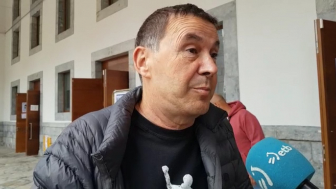 Otegi pide elegir entre "quienes cuidan de la salud" y quienes "la ponen en riesgo"