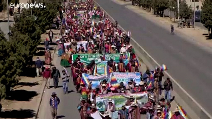 Miles de seguidores de Evo Morales claman contra el nuevo aplazamiento de las elecciones generales