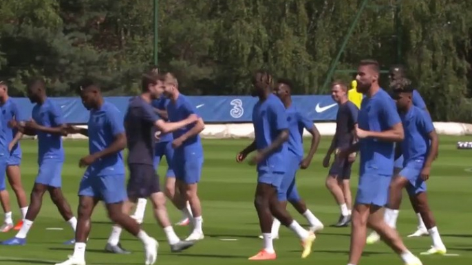 Bayern and Chelsea train ahead of Champions League showdown