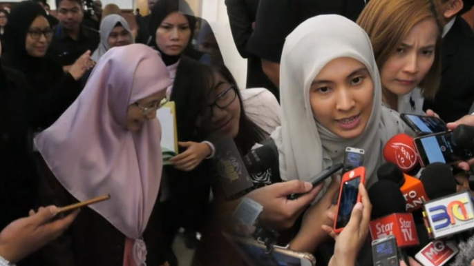 Wan Azizah and Nurul Izzah not letting go of their seats for Anwar