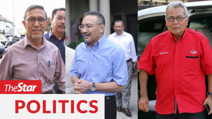 Politicians gather at Muhyiddin's home