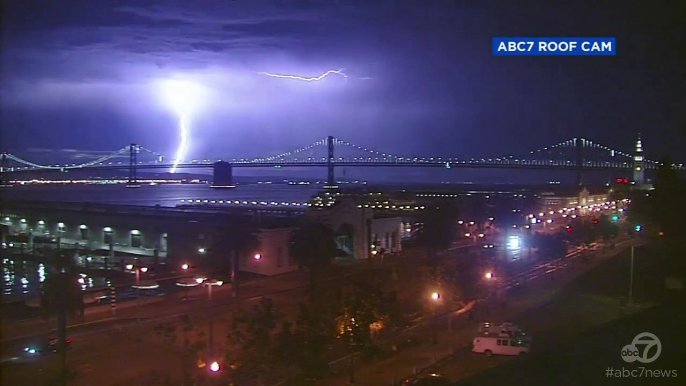 Incredible video shows lightning across San Francisco Bay Area