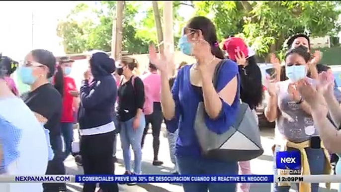 Aglomeración afuera de la Escuela de Puerto Rico en San Francisco - Nex Noticias