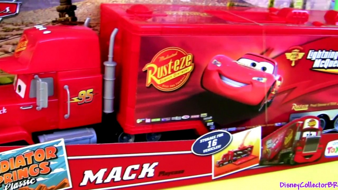 EXCLUSIVE Mack Truck Carry Case Disney Cars Display Store 16 Diecast Cartoys Pixar Cars2 review